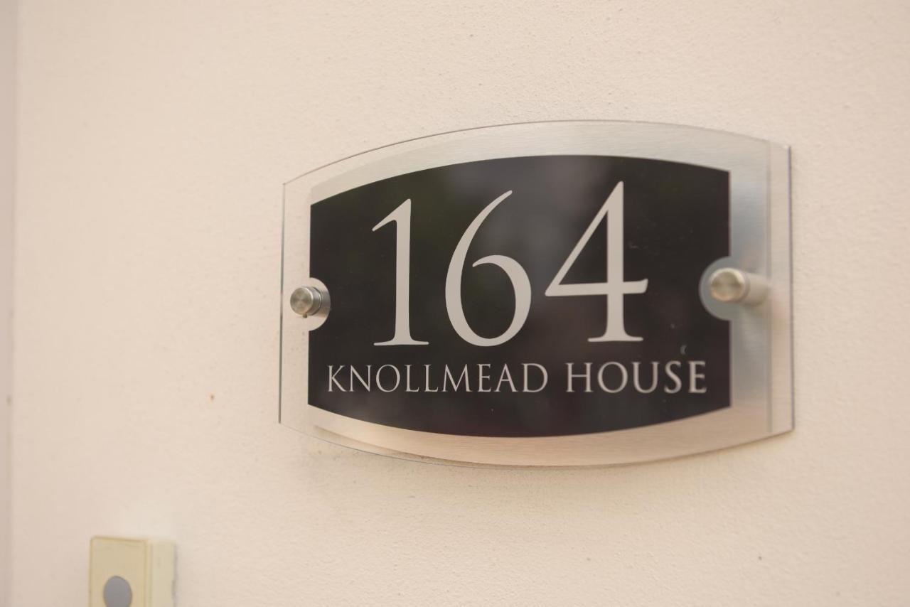 Knollmead House Villa Surbiton Exterior photo